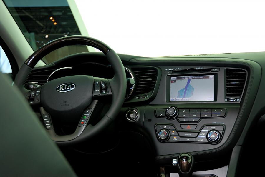  Kia Optima 2011 года  (фото 5 из 69)